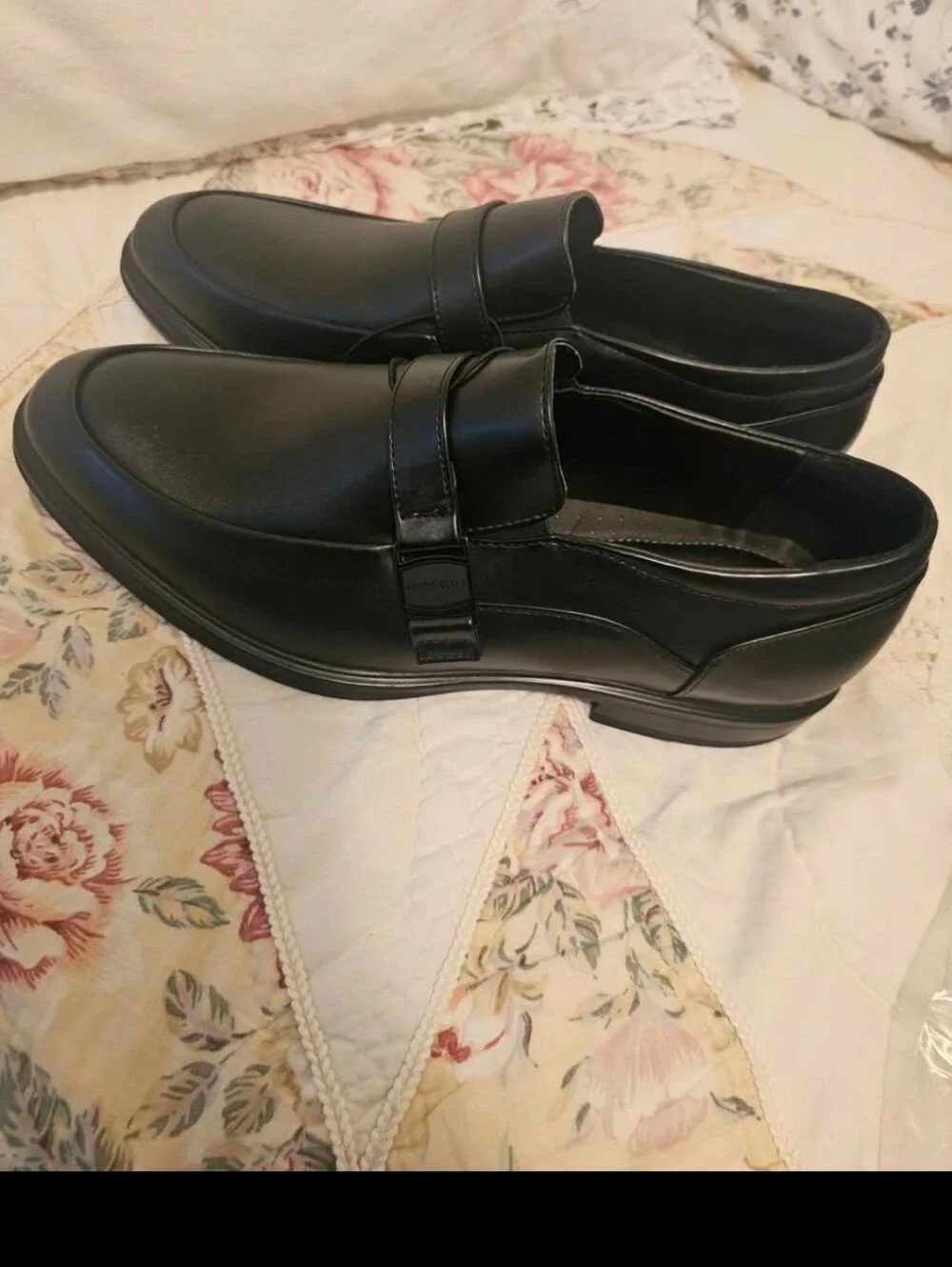 New mens size 11 Perry Ellis portfolio (ultrafoam)